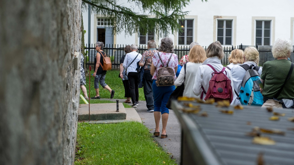 Guided tour of the Monastery courtyard