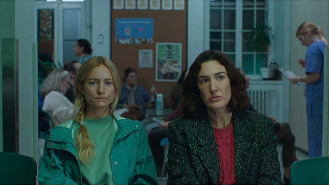 DEUX FEMMES EN OR