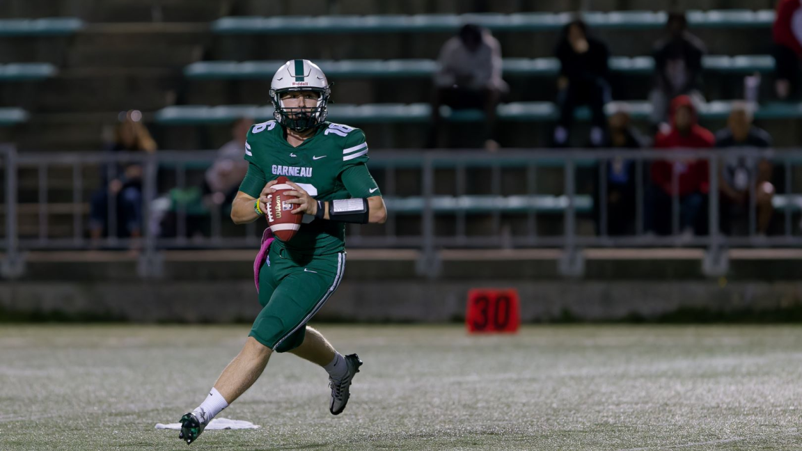 Football - Saint-Jean c. Garneau