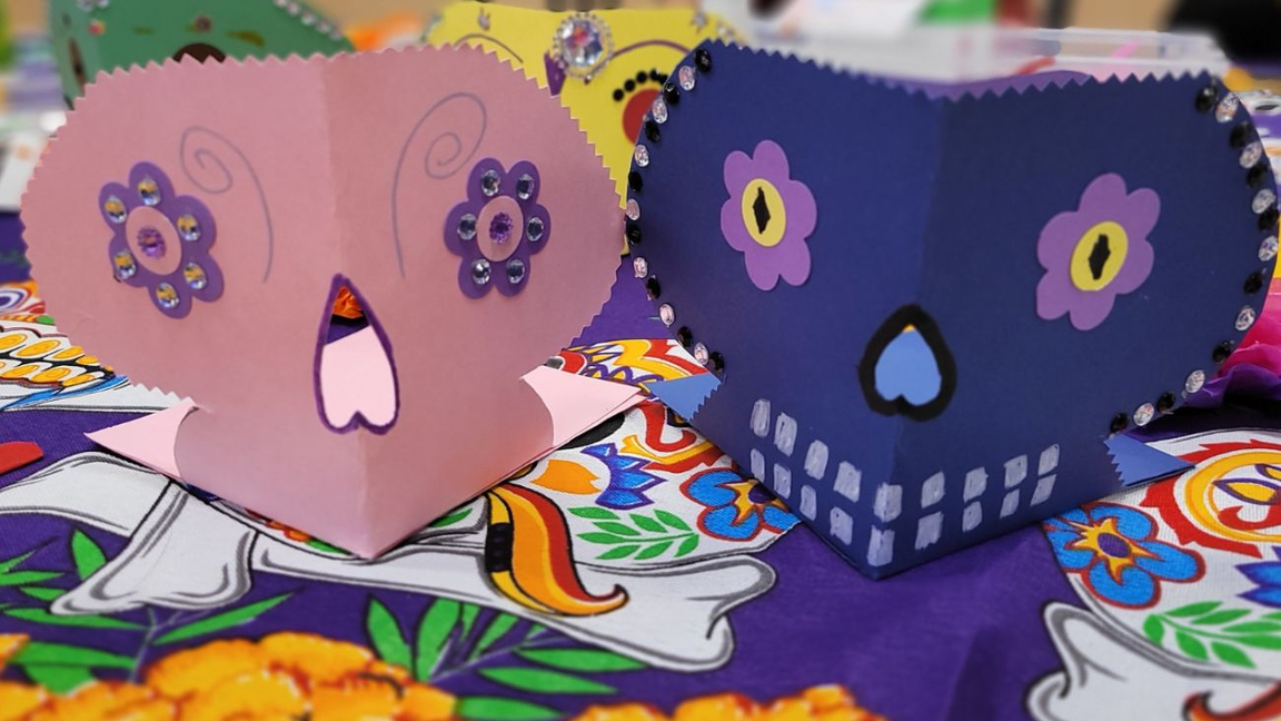 Atelier familial – Création de calaquitas en carton