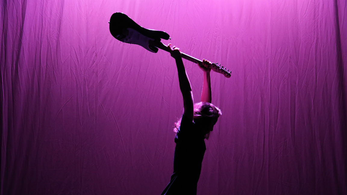 Falla ⏤ Julia B. Laperrière