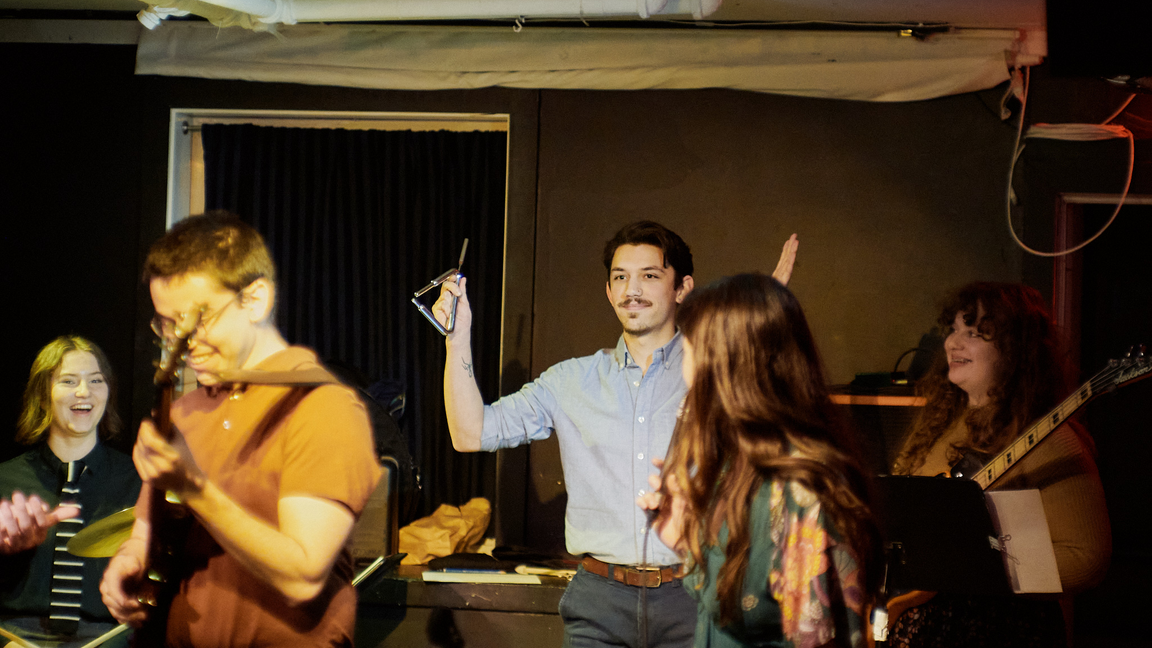 Os Quasileiros: De retour au Quai des Brumes!