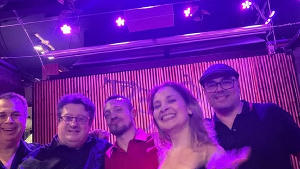 Latin five to seven with Alma Amor et Le Mélange Parfait