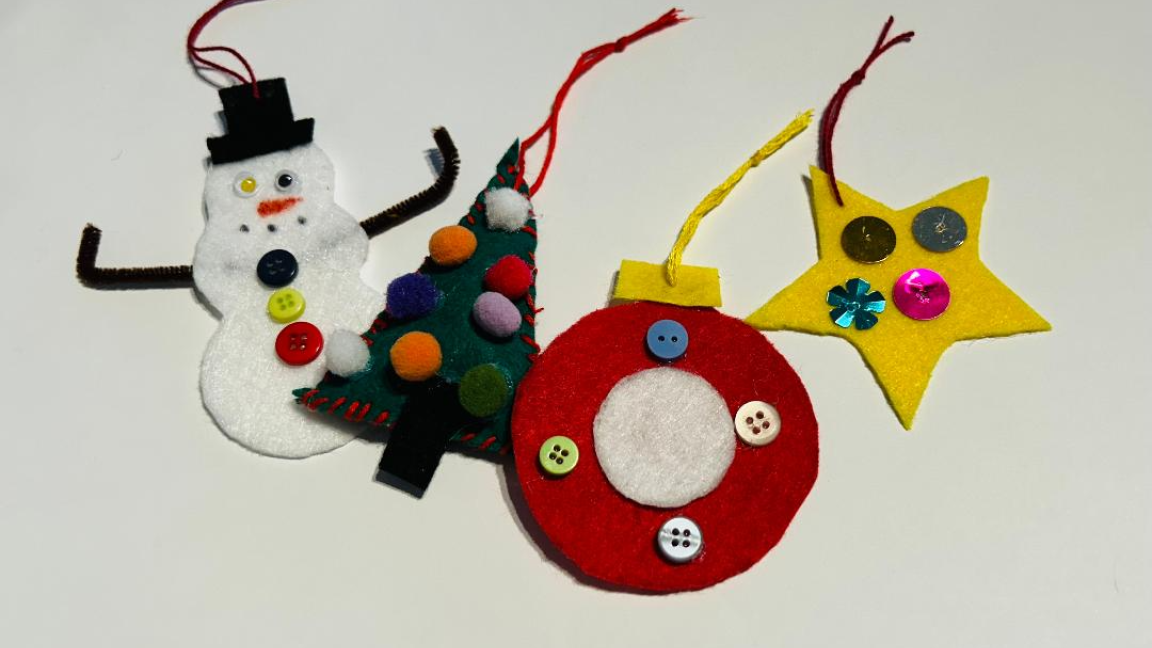 Atelier de confection de décorations de Noël en feutrine