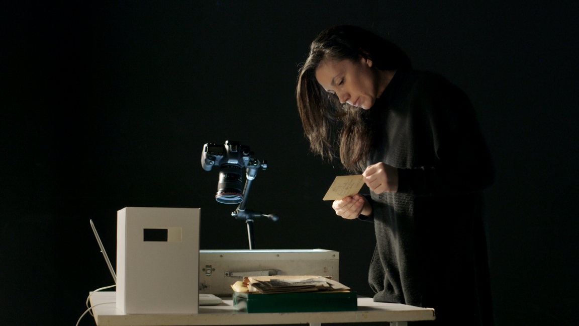 Projection du film Au-delà du papier et discussion avec la cinéaste Oana Suteu Khintirian