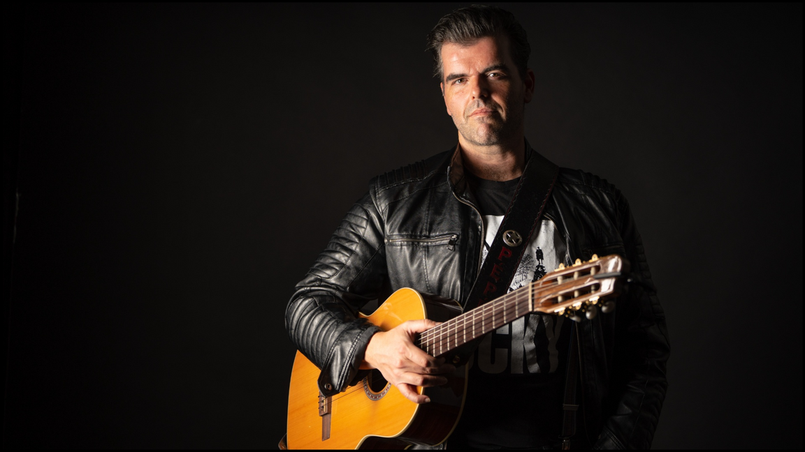 Pépé et sa guitare