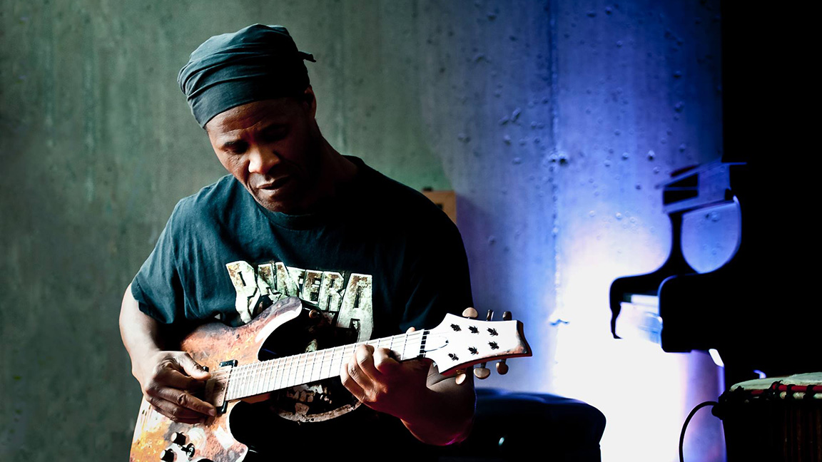 AFRICAN GUITAR SPIRIT