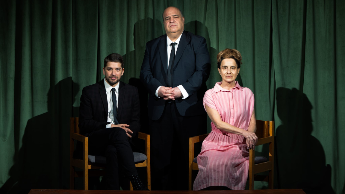 Hitch	- Théâtre Globe bulle rouge