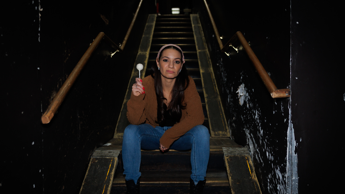 Liz Miele's new stand up hour "Live Laugh Leave"