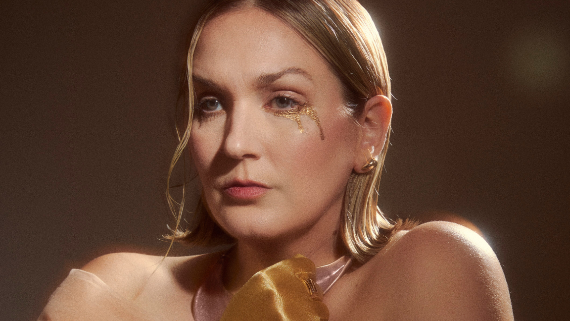 Julie Neff @ Le Verre Bouteille