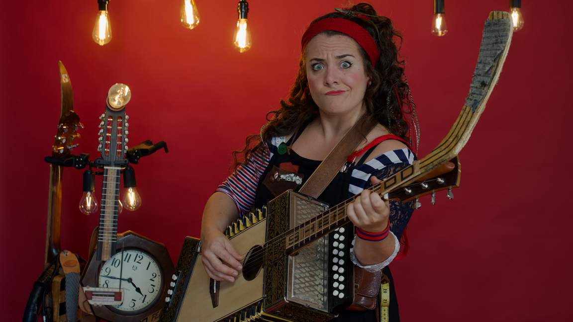 Ariane DesLions et sa Quincaillerie musicale