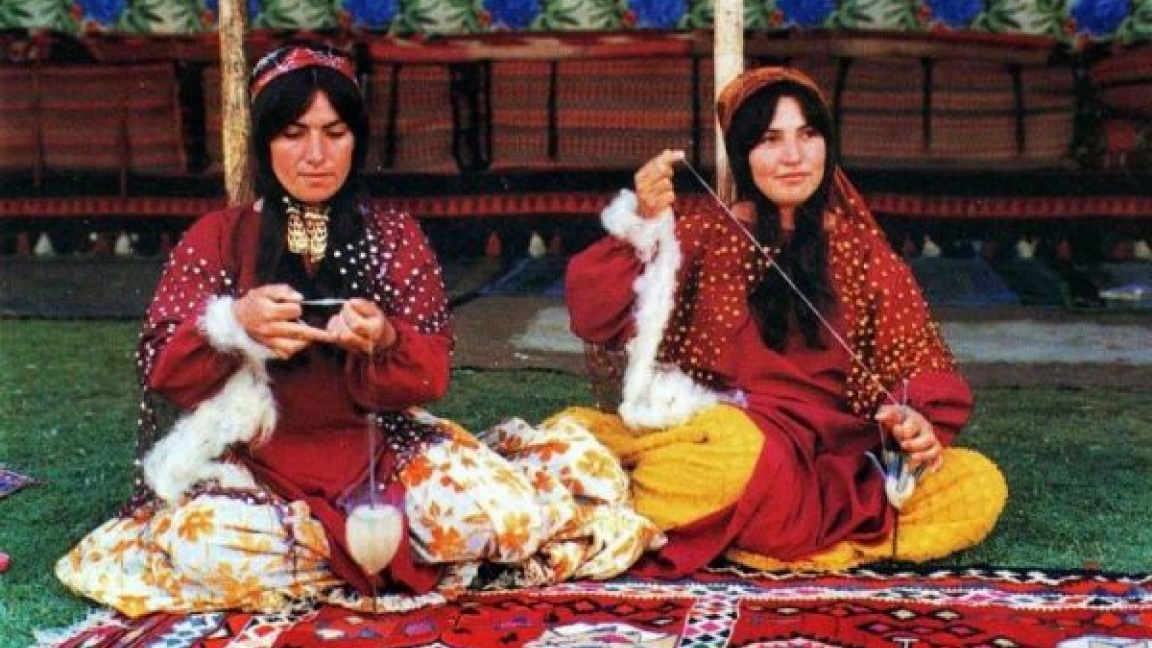 Persian carpet weaving workshop