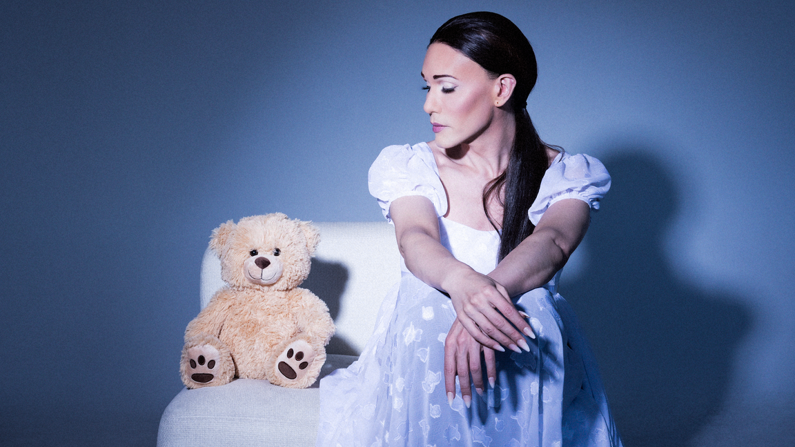 ARIANA GRANDE personnifiée par JIMMY MOORE DRAG - The Eternal Sunshine Tour - Cabaret Mado
