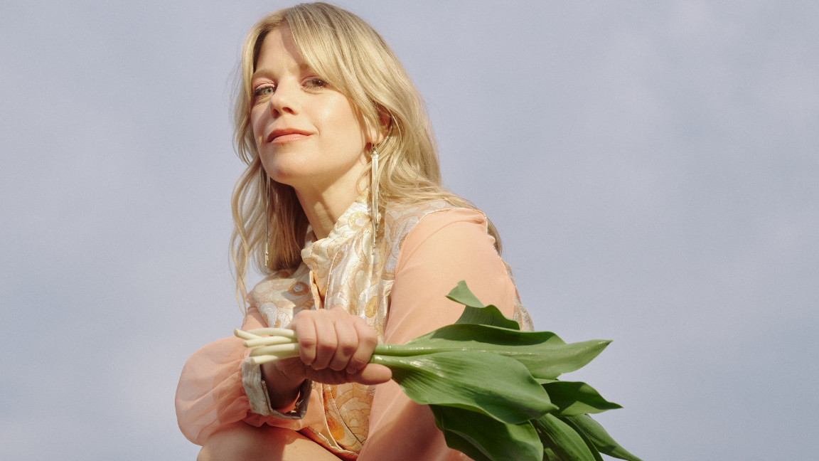 Basia Bulat [Solo]