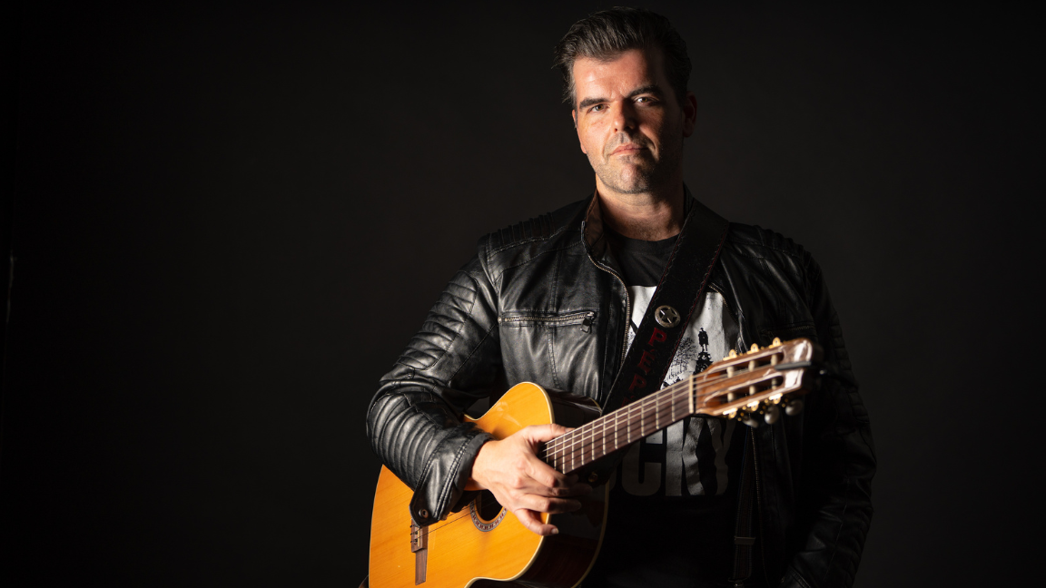 Pépé et sa Guitare [Solo]