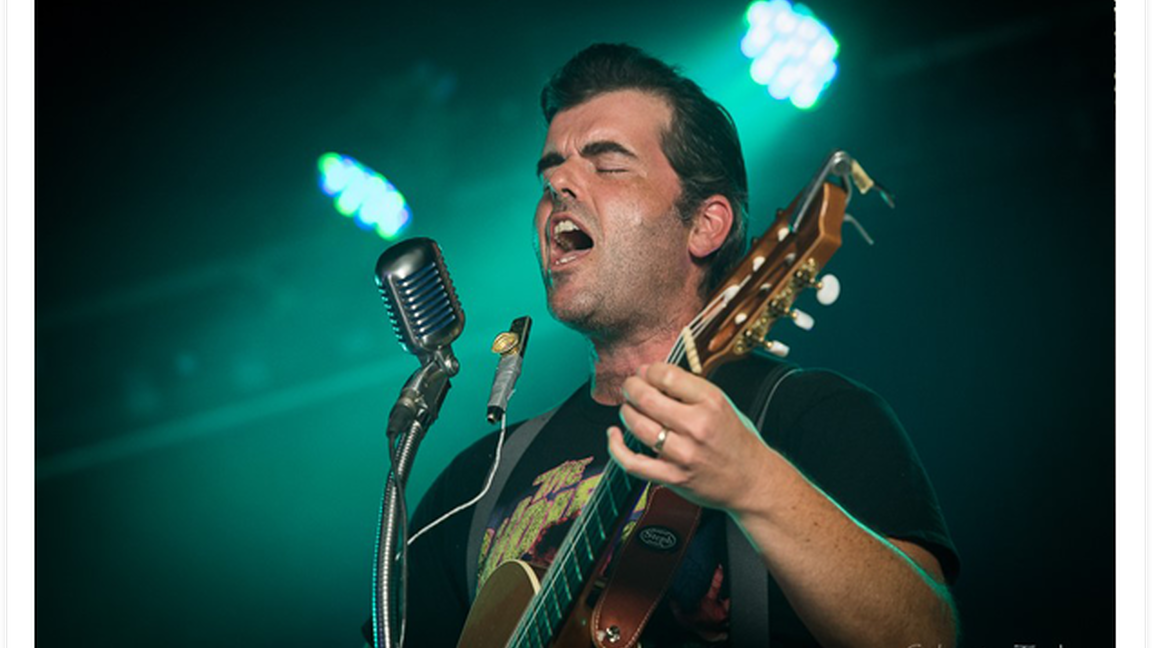 PÉPÉ ET SA GUITARE