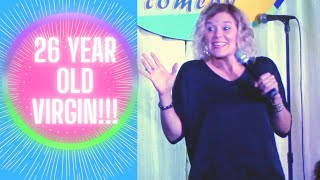 RACHELLE ELIE FOUND A 26 YEAR OLD VIRGIN!!!! #virgin #fyp #26years #standup #comedyclub #crowdwork