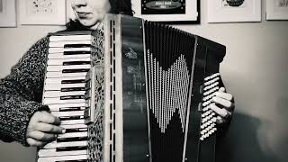 Longueval Waltz on piano accordion