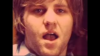 Les Trois Accords - Hawaiienne (Vidéoclip Officiel)