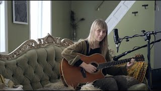 La maison est de travers - Sandra Contour (session de salon)