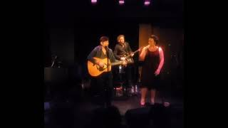 MIZ MIA & FRANCIS GALLANT - Mashup de La Berceuse (Rock Voisine) et What's up (Four Non Blondes)