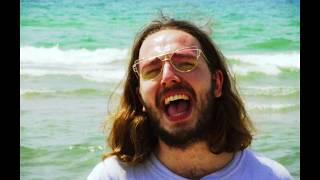 Valery Vaughn T'aimes Même Pas La Plage Anyway [Clip Officiel]