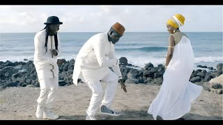 Carine Au Micro feat. Daara J Family - Loin Des Yeux, Près du Coeur