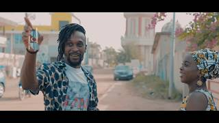 Carine Au Micro  ''Lonlon'' clip officiel