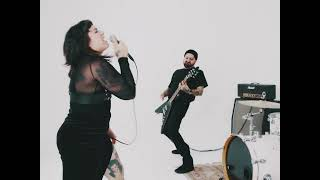 Flores y Fuego - "Abraza el Fracaso" (Official Music Video)