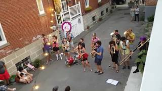 The Van Hornies | Baby One More Time @Ruelle Modigliani