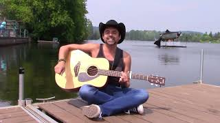 Alex Menard - Her Eyes (music video)