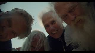 Keith Kouna - Les vieux qui courent (vidéoclip officiel)